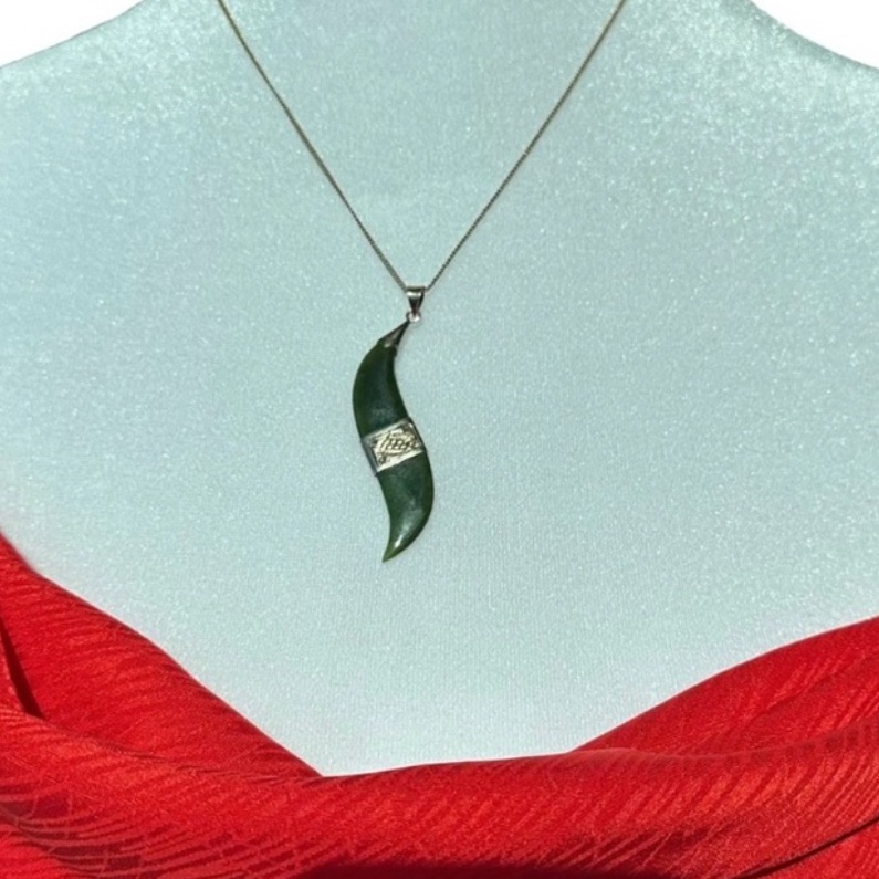 Green Jade-Style Horn Pendant Necklace | Tribal Boho Talisman